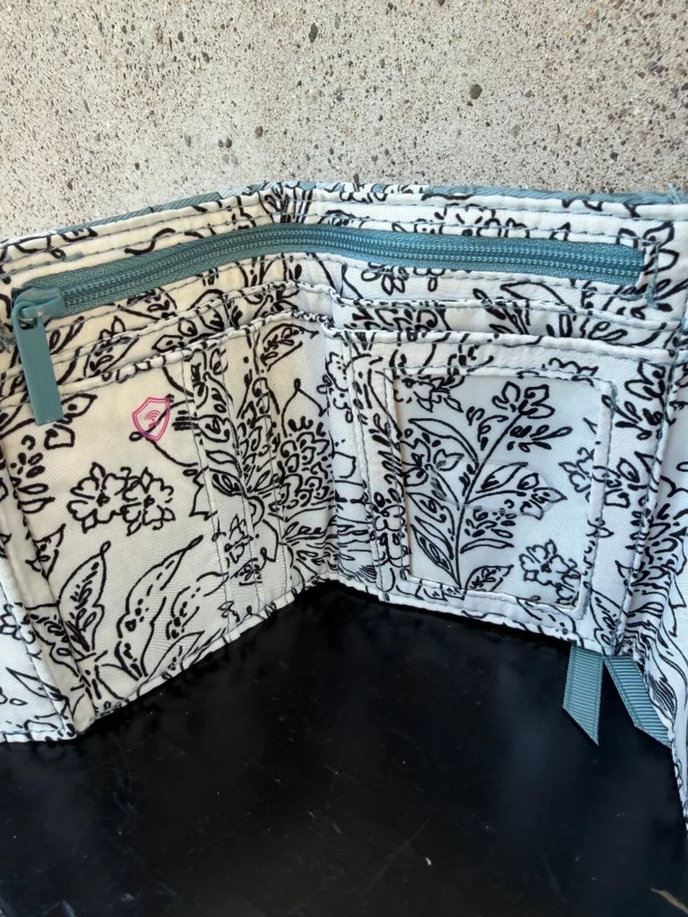 Vera Bradley RFID Riley Compact Tri Fold Wallet Tiger Lily Blue Oar